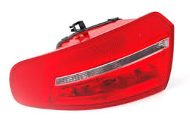 Stop Lambası Dış Sağ 8P4945096E - Audi A3 (2008-2012)