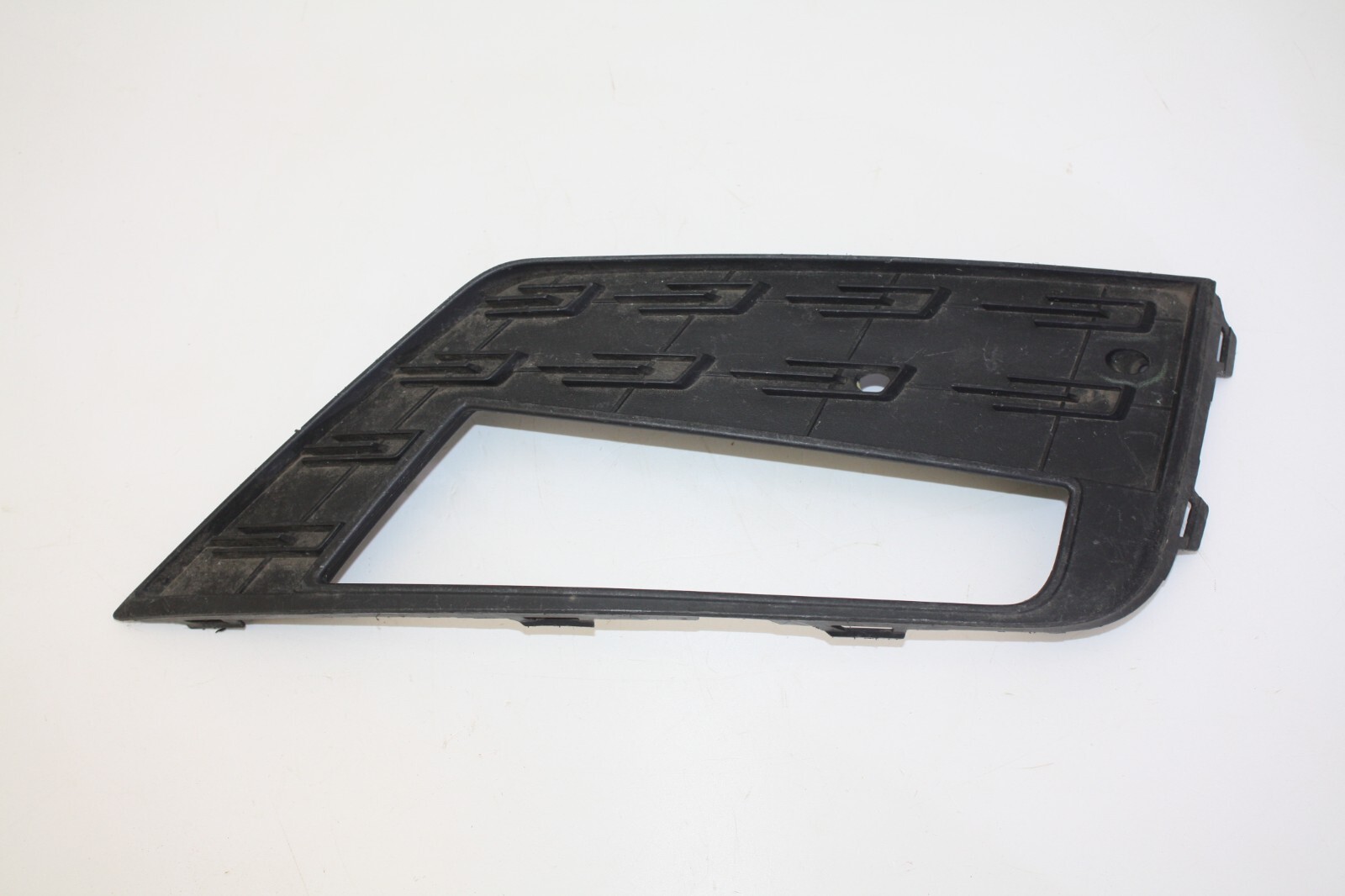 Sis Çerçevesi Sağ 5F0853666G - Seat Leon (2017-) - BTAP BMW